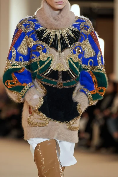 Look 60